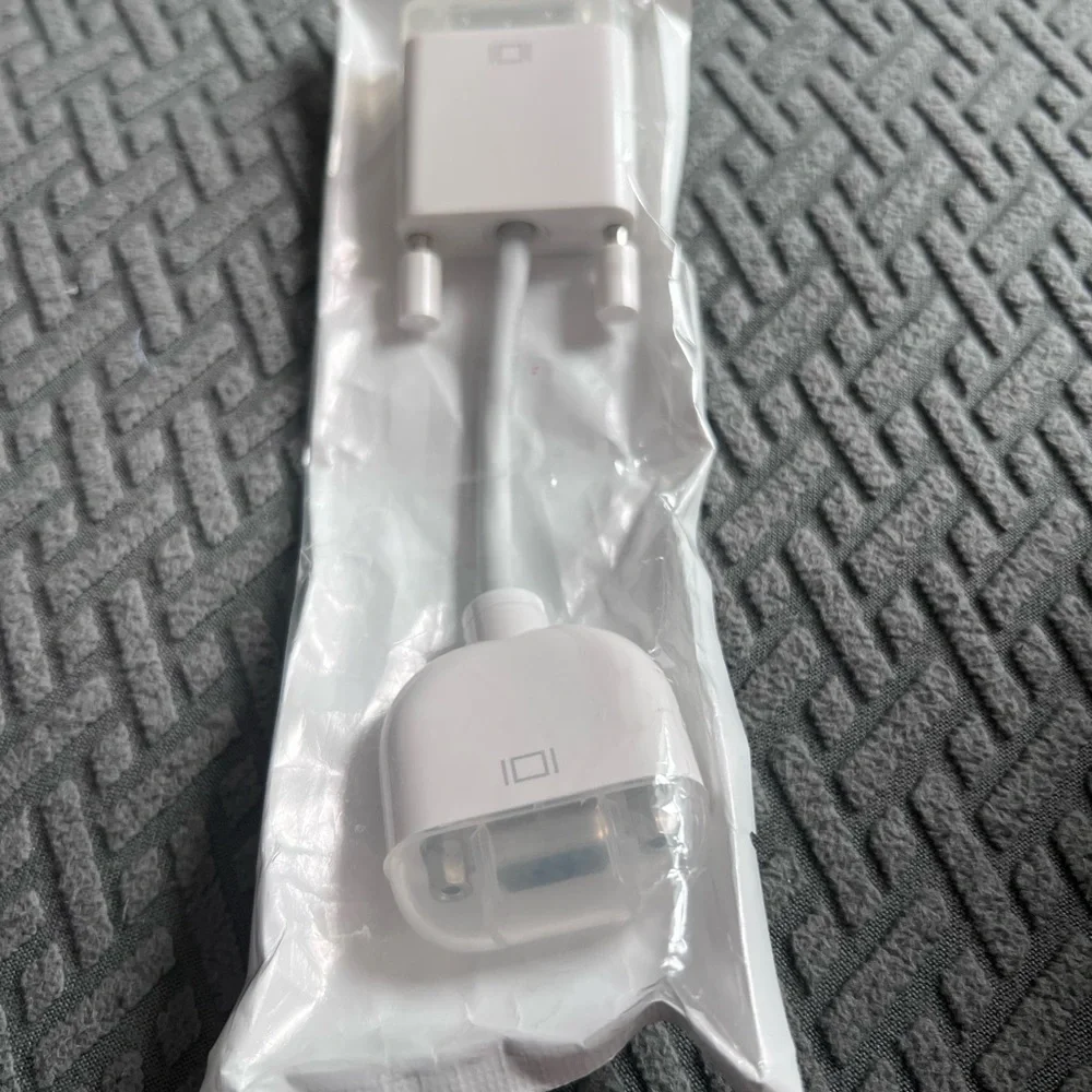 Apple DVI to VGA Display Adapter